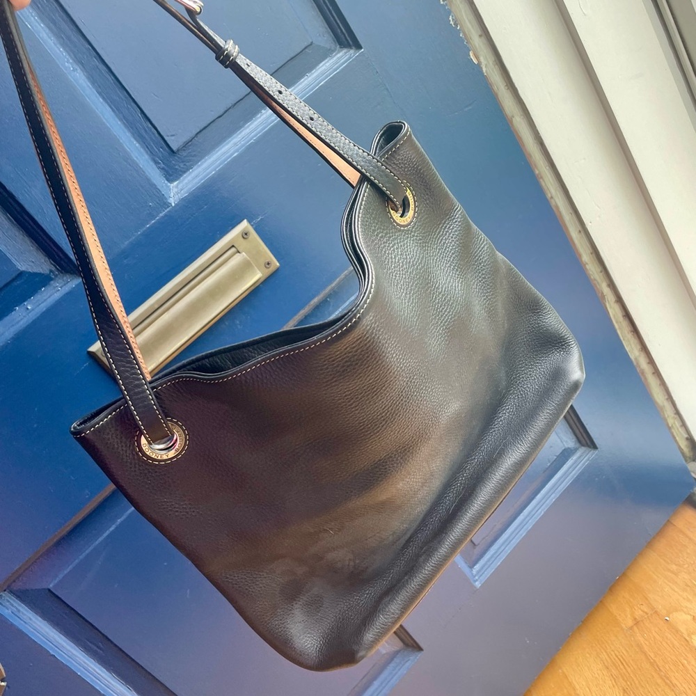 DOONEY & BOURKE Portofino Large Grommet Sac Black Pebbled Leather